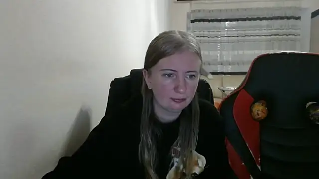 Snapshot of PeterAndJen chatting on 11-25-25, 07:36 PeterAndJen online show from 11-25-25, 07:36