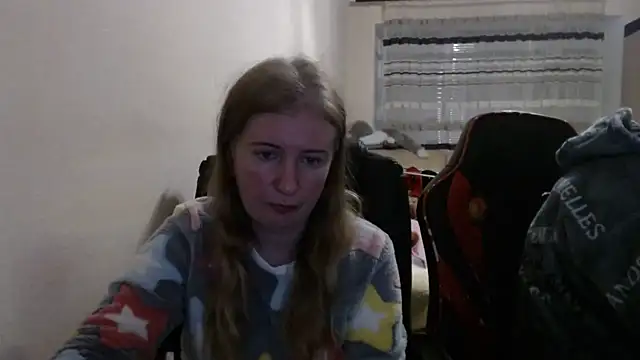 Snapshot of PeterAndJen chatting on 11-26-25, 07:48 PeterAndJen online show from 11-26-25, 07:48