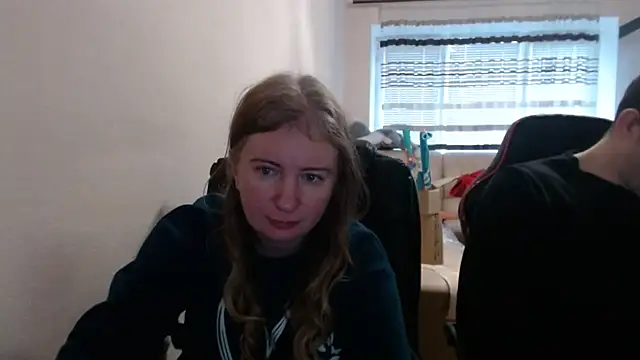 Snapshot of PeterAndJen chatting on 12-02-25, 07:03 PeterAndJen online show from 12-02-25, 07:03