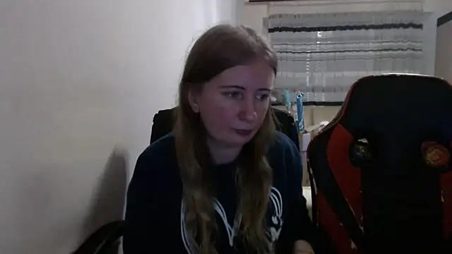 Snapshot of PeterAndJen chatting on 12-02-25, 07:09 PeterAndJen online show from 12-02-25, 07:09