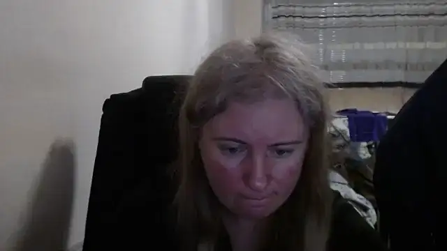 PeterAndJen online show from 04-06-26, 05:47