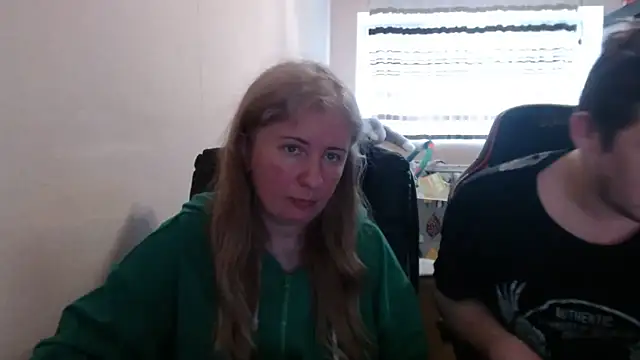 PeterAndJen online show from 04-18-26, 07:07