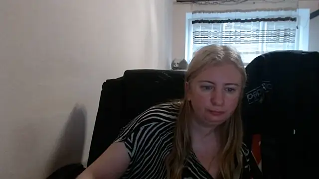 PeterAndJen online show from 05-13-26, 04:43