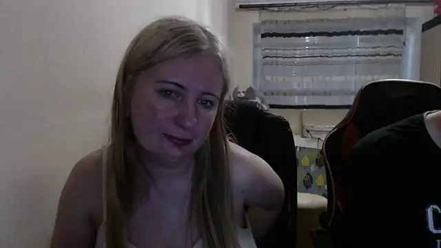 PeterAndJen online show from 05-24-26, 06:13
