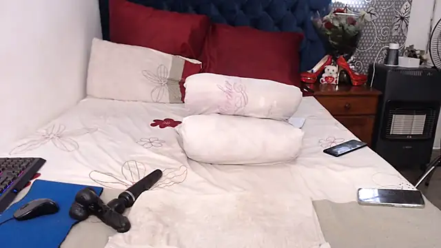 Snapshot of BootyCallEver chatting on 02-19-25, 12:44 BootyCallEver online show from 02-19-25, 12:44