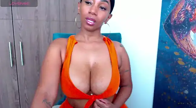 Pinkceeleste online show from 12-21-24, 09:47