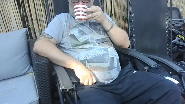 Snapshot of Naturistmale45 chatting on 07-09-26, 07:56 Naturistmale45 online show from 07-09-26, 07:56