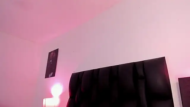 Snapshot of Snooky_Clinton chatting on 02-20-25, 05:44 Snooky Clinton online show from 02-20-25, 05:44