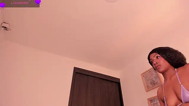 Snapshot of Snooky_Clinton chatting on 03-18-25, 05:20 Snooky Clinton online show from 03-18-25, 05:20