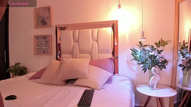 Snapshot of Snooky_Clinton chatting on 03-18-25, 10:15 Snooky Clinton online show from 03-18-25, 10:15