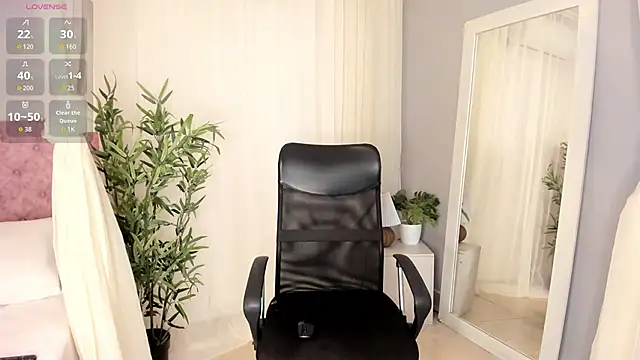 Snapshot of Snooky_Clinton chatting on 09-18-25, 11:40 Snooky Clinton online show from 09-18-25, 11:40