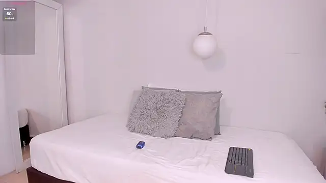 Snapshot of Snooky_Clinton chatting on 10-11-25, 09:02 Snooky Clinton online show from 10-11-25, 09:02