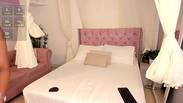 Snapshot of Snooky_Clinton chatting on 10-14-25, 11:05 Snooky Clinton online show from 10-14-25, 11:05