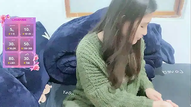 Snapshot of coco0318 chatting on 12-04-24, 10:35 coco0318 online show from 12-04-24, 10:35