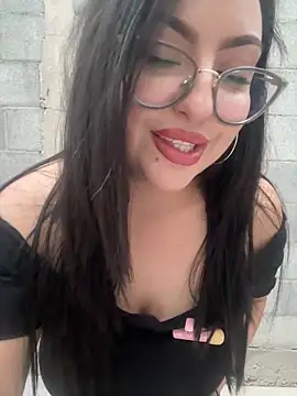 Snapshot of MileyGia chatting on 06-28-26, 01:55 MileyGia online show from 06-28-26, 01:55