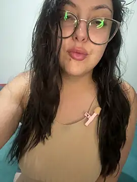 Snapshot of MileyGia chatting on 07-16-26, 03:34 MileyGia online show from 07-16-26, 03:34