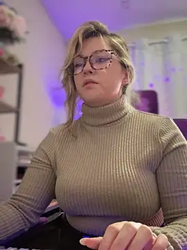 JennKenobi online show from 02-13-25, 03:03