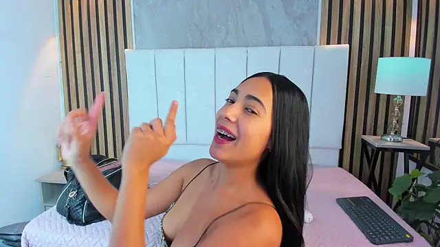 Snapshot of annngels99 chatting on 11-04-25, 12:10 annngels99 online show from 11-04-25, 12:10