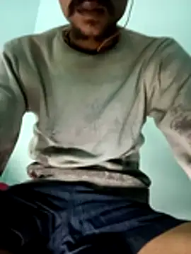 Snapshot of PrabV0319 chatting on 12-21-25, 07:59 PrabV0319 online show from 12-21-25, 07:59