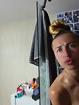 Snapshot of kylie_blck chatting on 06-10-26, 02:56 kylie blck online show from 06-10-26, 02:56