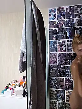 Snapshot of kylie_blck chatting on 06-12-26, 03:05 kylie blck online show from 06-12-26, 03:05