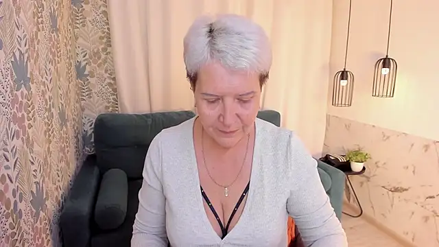 Snapshot of KathySunn chatting on 05-15-26, 01:07 KathySunn online show from 05-15-26, 01:07