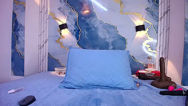 lorrayne  online show from 09-23-25, 12:19