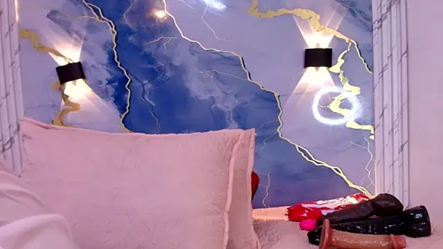 lorrayne  online show from 10-08-25, 12:14