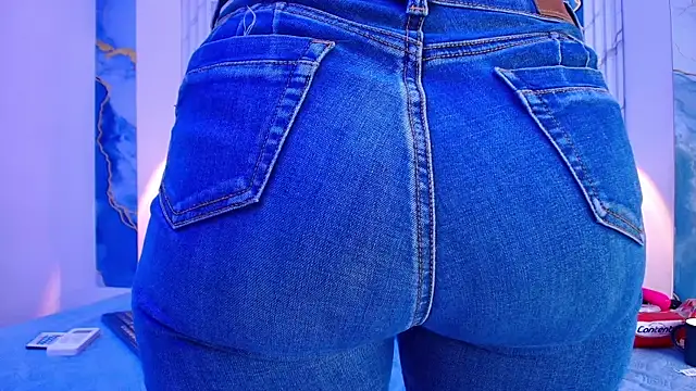 lorrayne  online show from 10-31-25, 12:06