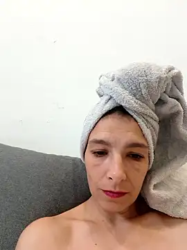 Snapshot of Sposini69 chatting on 06-19-26, 11:03 Sposini69 online show from 06-19-26, 11:03