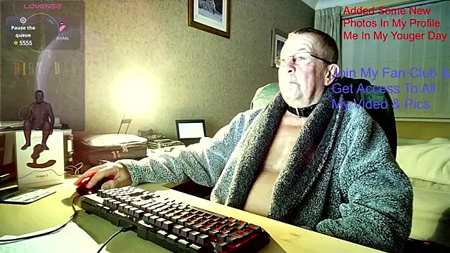 Snapshot of Aandy62 chatting on 12-02-24, 06:30 Aandy62 online show from 12-02-24, 06:30