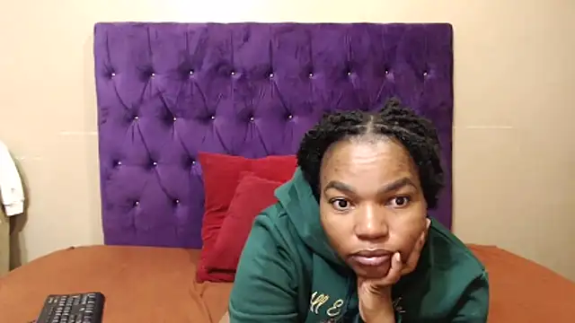 Snapshot of EBONYBUSTYY chatting on 05-15-26, 05:31 EBONYBUSTYY online show from 05-15-26, 05:31