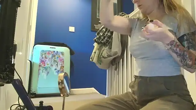 Snapshot of short_sweetpea chatting on 10-23-25, 11:42 short sweetpea online show from 10-23-25, 11:42