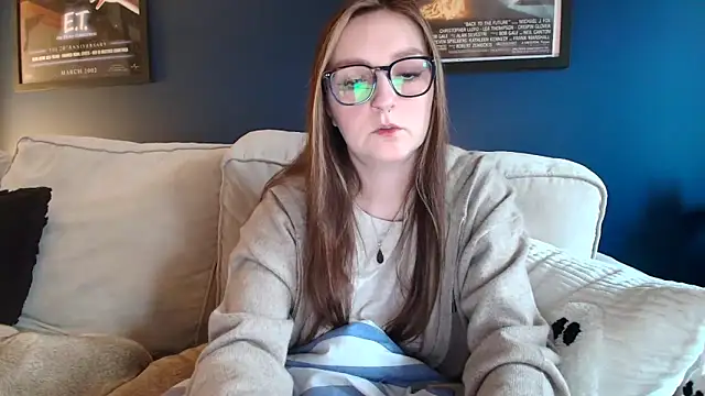 Snapshot of short_sweetpea chatting on 11-18-25, 03:16 short sweetpea online show from 11-18-25, 03:16