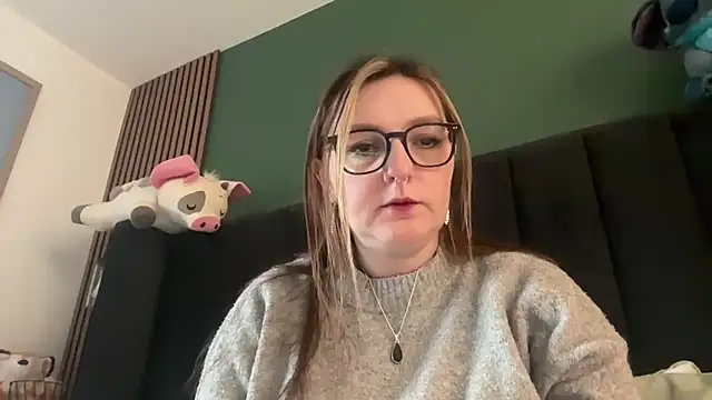 Snapshot of short_sweetpea chatting on 02-08-26, 02:53 short sweetpea online show from 02-08-26, 02:53