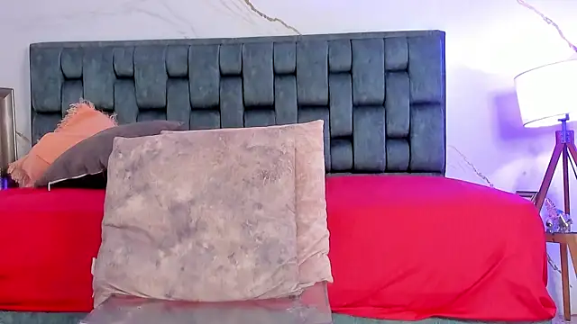 IsiisLovei online show from 11-19-25, 04:07