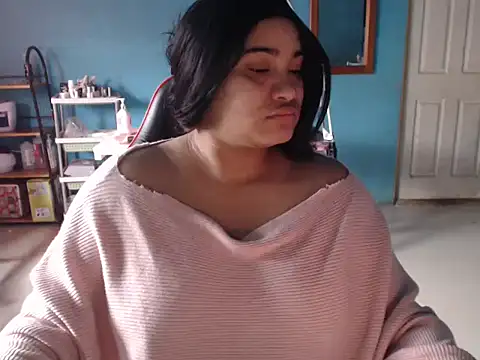 Hilarybunnyy online show from 06-13-26, 06:39
