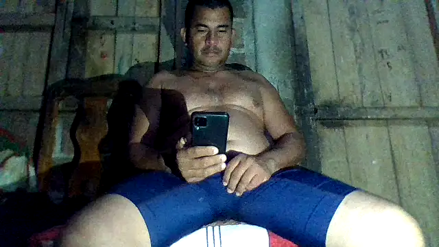 Snapshot of axomen chatting on 10-10-25, 03:27 axomen online show from 10-10-25, 03:27