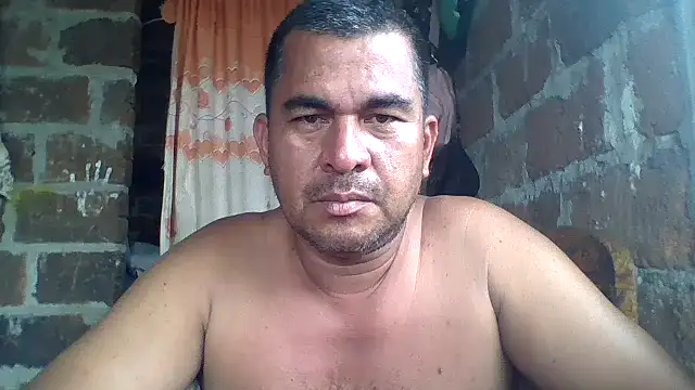 Snapshot of axomen chatting on 11-26-25, 06:42 axomen online show from 11-26-25, 06:42