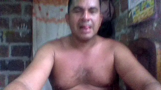 Snapshot of axomen chatting on 01-10-26, 11:09 axomen online show from 01-10-26, 11:09