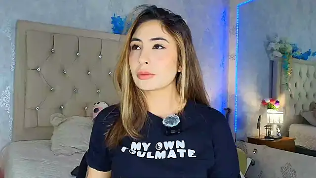 Snapshot of nini_love01 chatting on 06-12-26, 03:38 nini love01 online show from 06-12-26, 03:38