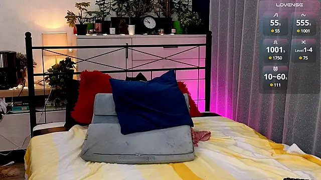 olisunny5 online show from 12-28-24, 02:11