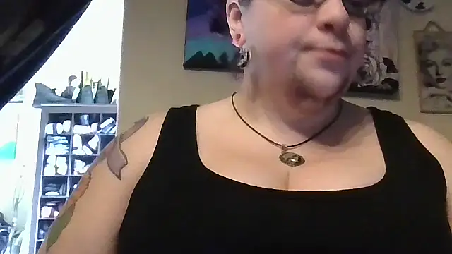 GothyBaby online show from 11-13-25, 03:55