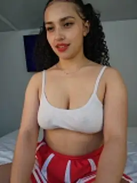 Snapshot of Lucy_Marin chatting on 02-10-26, 01:59 Lucy Marin online show from 02-10-26, 01:59