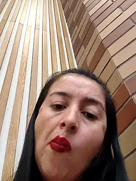 Snapshot of Cherry_1992 chatting on 04-24-26, 08:33 Cherry 1992 online show from 04-24-26, 08:33
