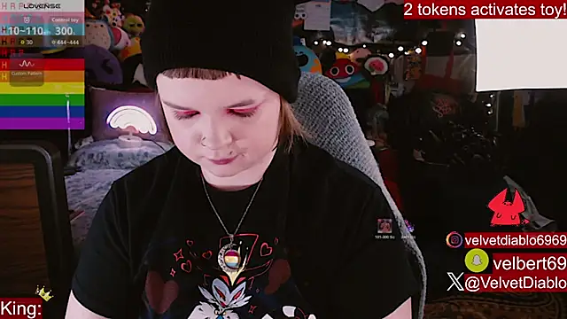 Snapshot of VelvetDiablo chatting on 06-09-26, 12:44 VelvetDiablo online show from 06-09-26, 12:44