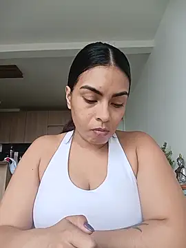 Snapshot of Ivanna2 chatting on 05-11-26, 02:34 Ivanna2 online show from 05-11-26, 02:34