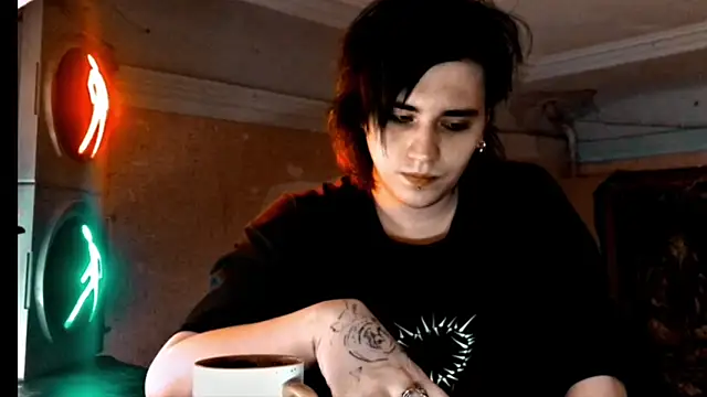 Snapshot of sademobeer chatting on 02-03-26, 01:26 sademobeer online show from 02-03-26, 01:26