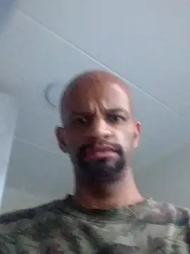 Snapshot of TONYSHUGE chatting on 12-18-25, 02:01 TONYSHUGE online show from 12-18-25, 02:01