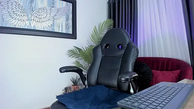 Snapshot of Amaia_Bushida chatting on 03-20-25, 05:13 Amaia Bushida online show from 03-20-25, 05:13